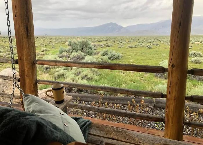 Holiday home Yellowstone River! Mountain Views!